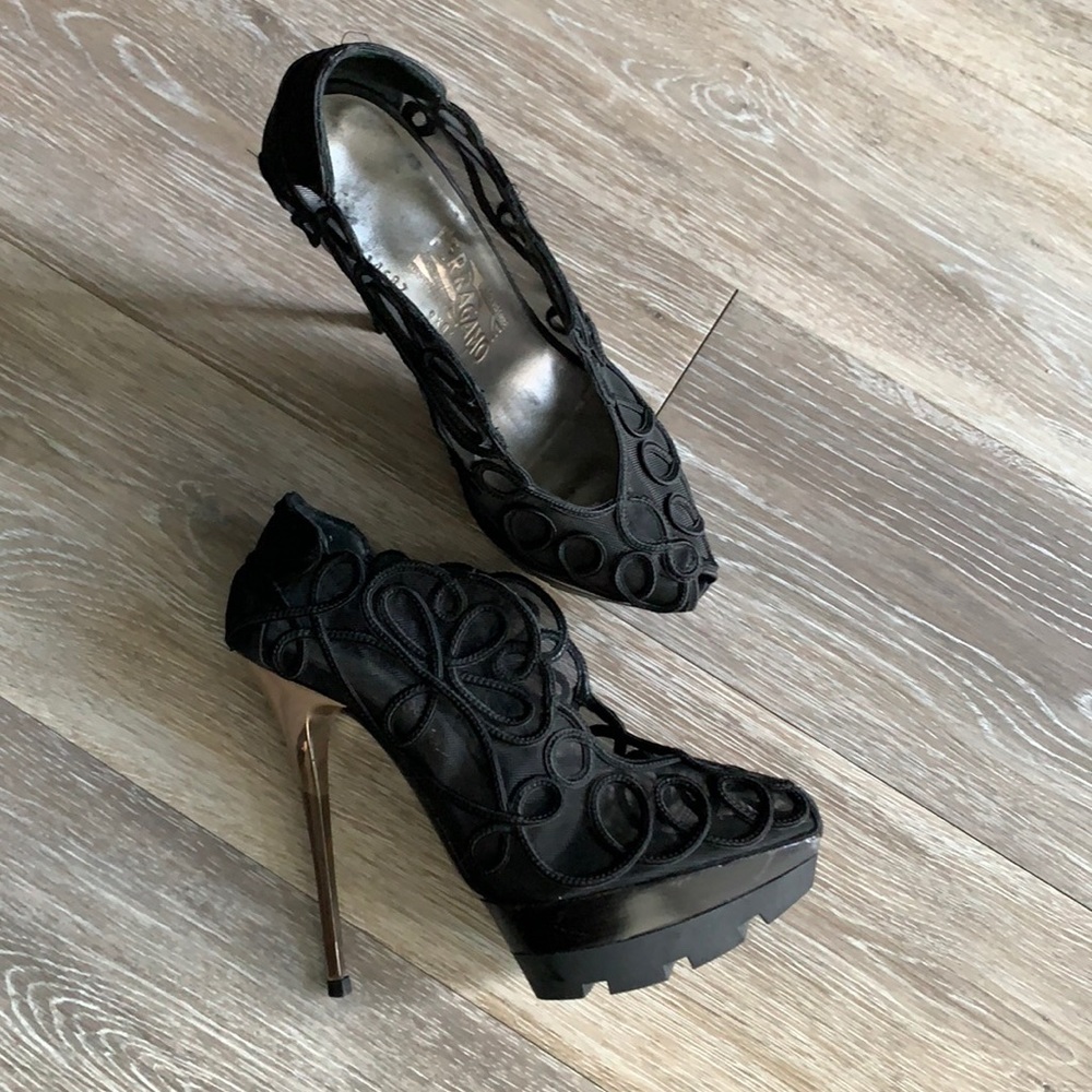 Salvatore Ferragamo Peep Toe